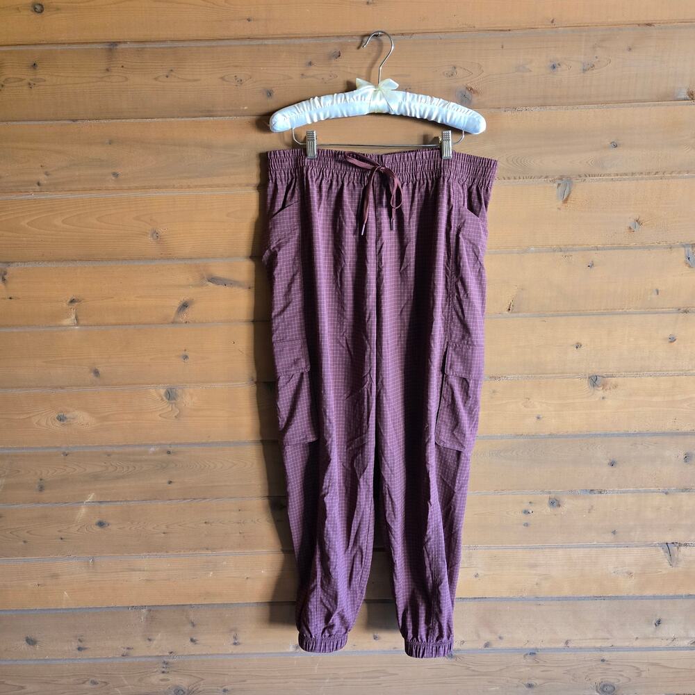 Fabletics Cargo Jogger Pant Ripstop Sepia Grid XL Hiking Athleisure Gym Bottom - Picture 2 of 5